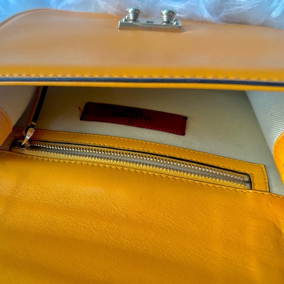 VALENTINO GARAVANI Mini Glam Lock Rockstud Flap Yellow - Picture 8 of 8